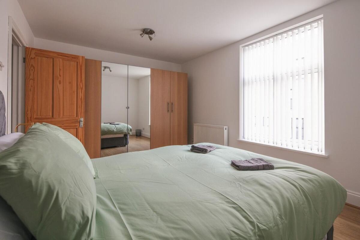 Apartamento Spacious 3 Bedroom With Ps5 And Pool Table Near O2 Arena Canary Wharf And Elizabeth Line To Londres